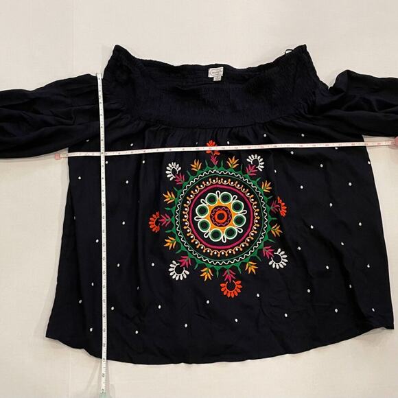 Mudpie Black Embroidered Floral Adjustable Shoulder Bell Sleeve Smocked Top L - Picture 10 of 12